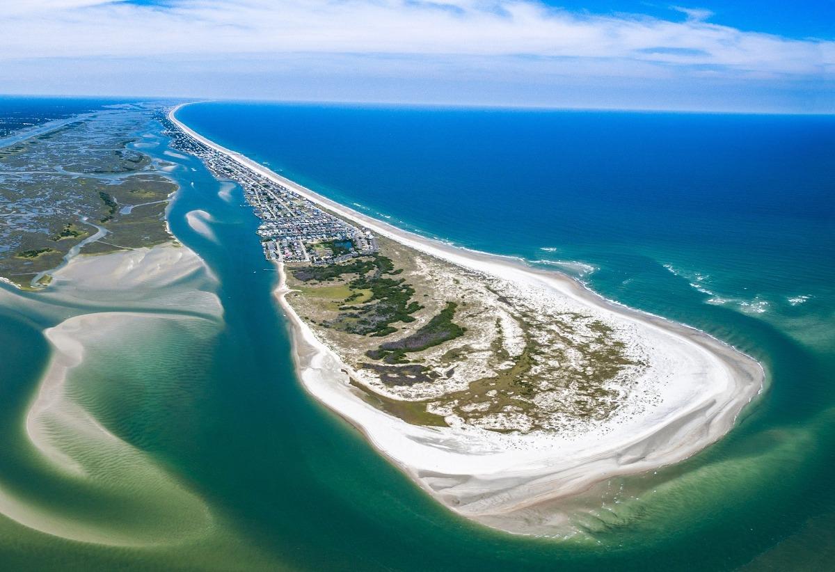 Beach and coastal homes in Topsail Beach