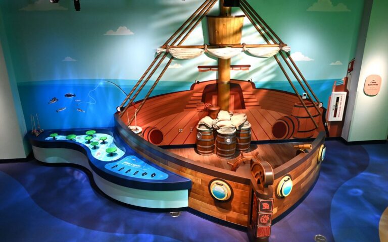 The ship play area in Port City Play